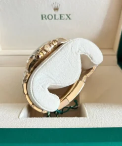 Alternative view of Rolex Cosmograph Daytona Yellow Gold White Dial Watch