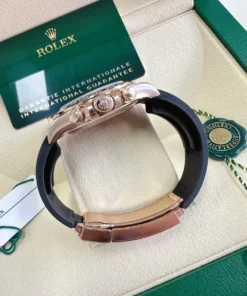 Alternative view of Oyster Perpetual Cosmograph Daytona in 18 ct Everose gold