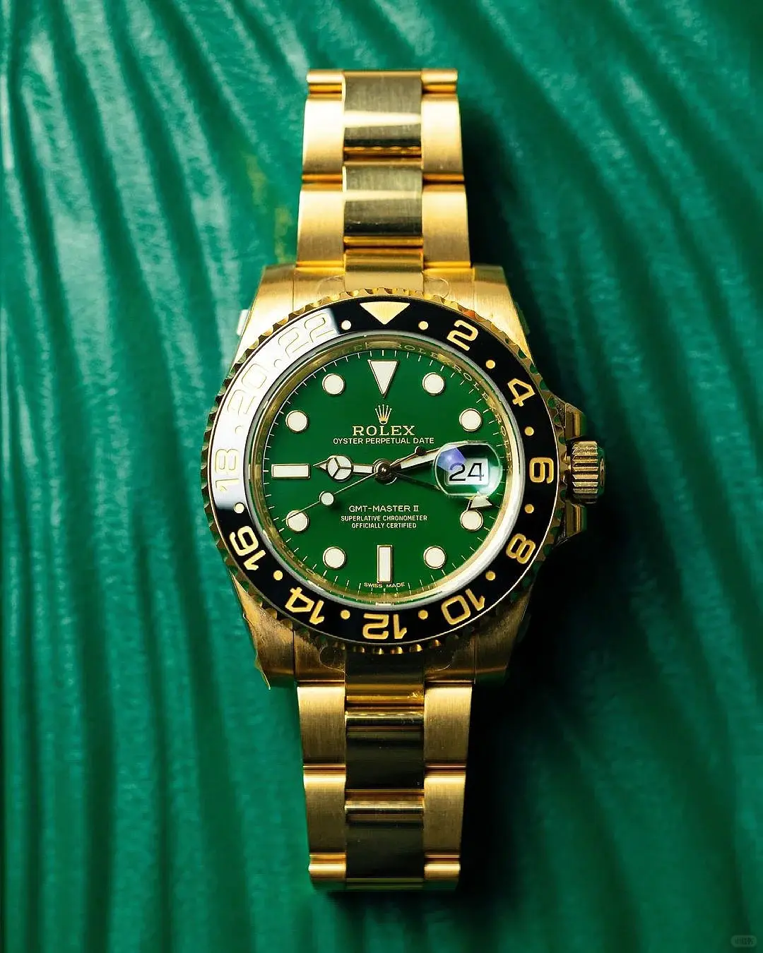 Rolex GMT-Master II “Green Dial” Yellow Gold – Image 4