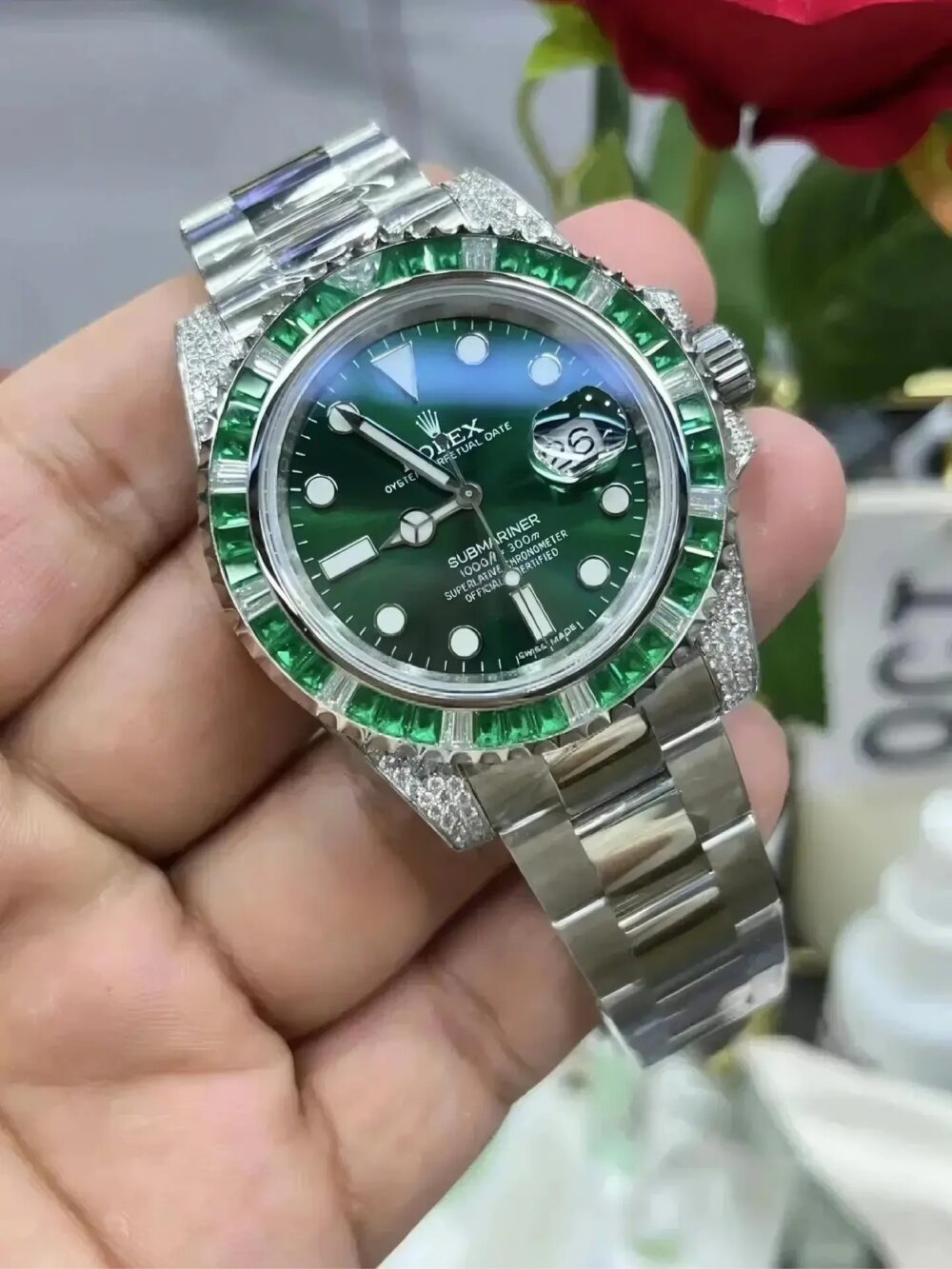 Rolex Submariner Date, 18K White Gold Diamonds Emerald - Imagen 2