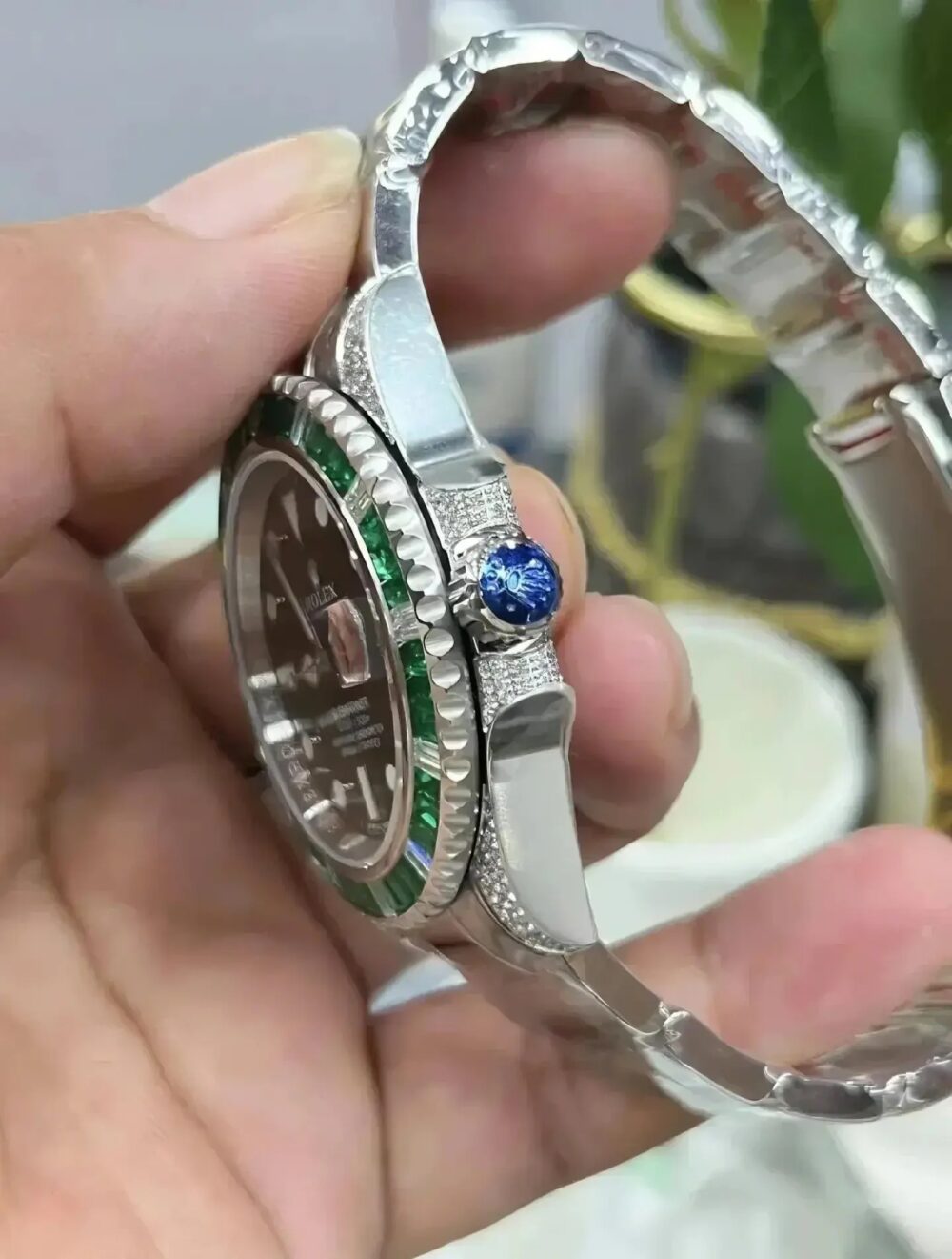 Rolex Submariner Date, 18K White Gold Diamonds Emerald - Imagen 4