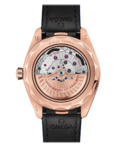 Alternative view of Seamaster Aqua Terra 150M 43 mm, Sedna™ gold on leather strap