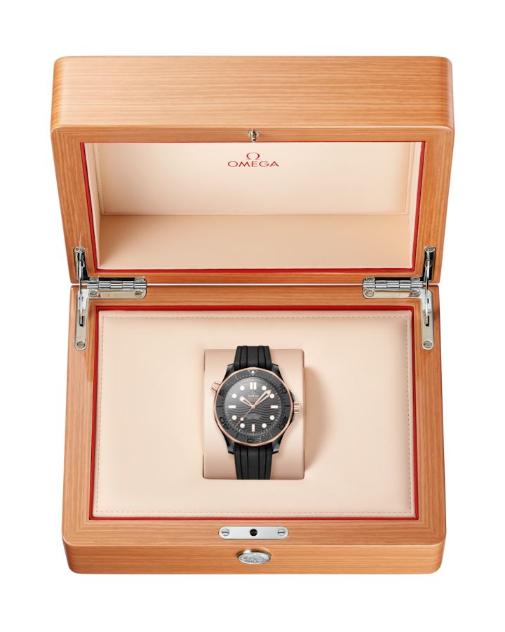 Seamaster Diver 300M 43.5 mm, black ceramic on rubber strap - immagine 3