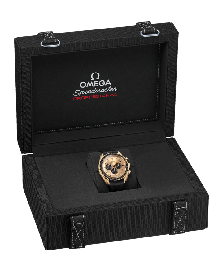 Speedmaster Moonwatch Professional 42 mm, Moonshine™ gold on rubber strap - Image 4